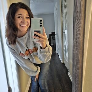 Meet your Posher, Mellbell